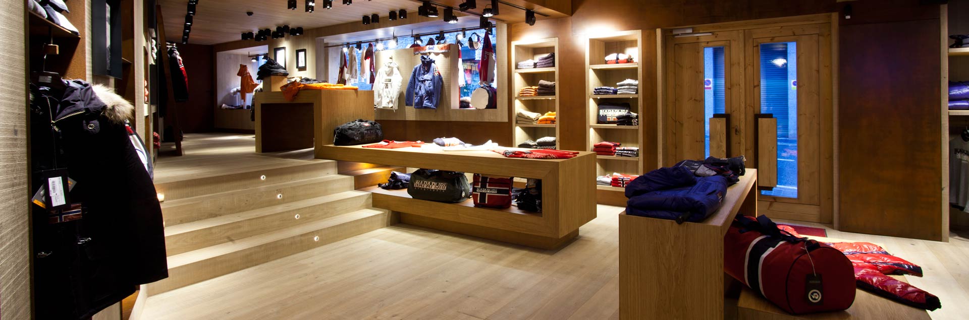 Magasins de ski à pied de piste de Soldeu